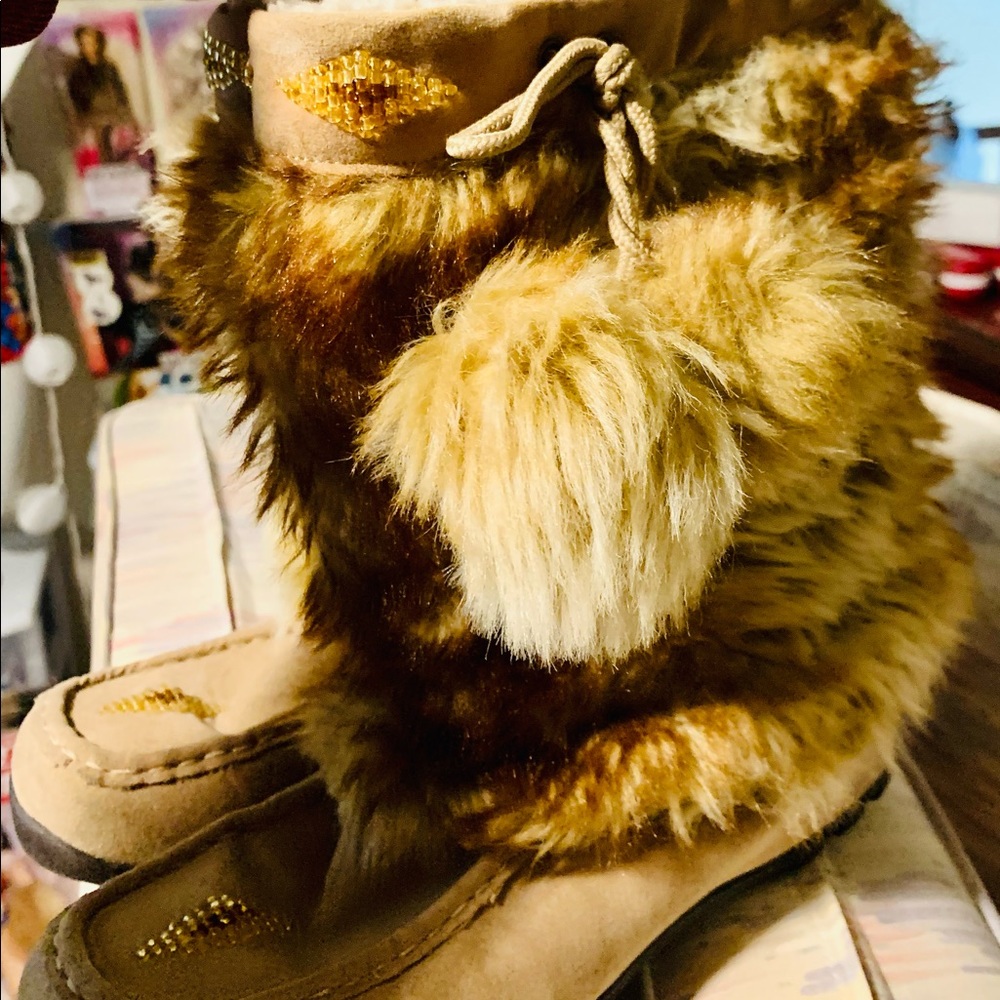 Call It Spring Vegan Faux Fur Boots Womans size 6